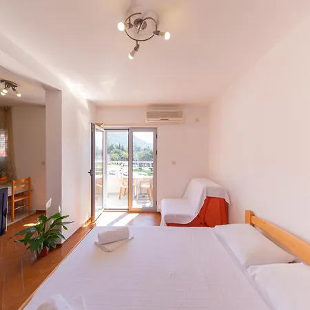 Sms Apartments Budua Esterno foto