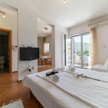 Sms Apartments Budua Esterno foto