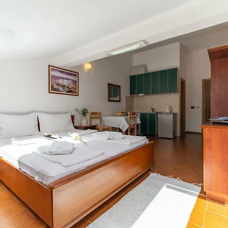 Sms Apartments Budua Esterno foto
